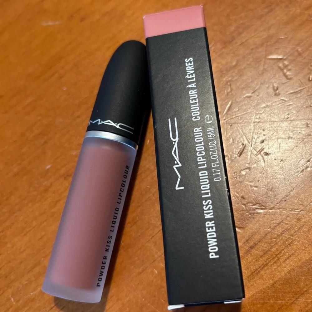 MAC Powder Kiss Liquid Lipcolour Habit